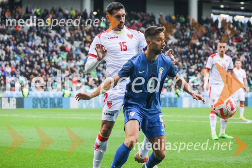  ... ;  Andraž Šporar, nogometaš, ŠK Slovan BratislavaNogometna tekma Slovenija - Črna gora