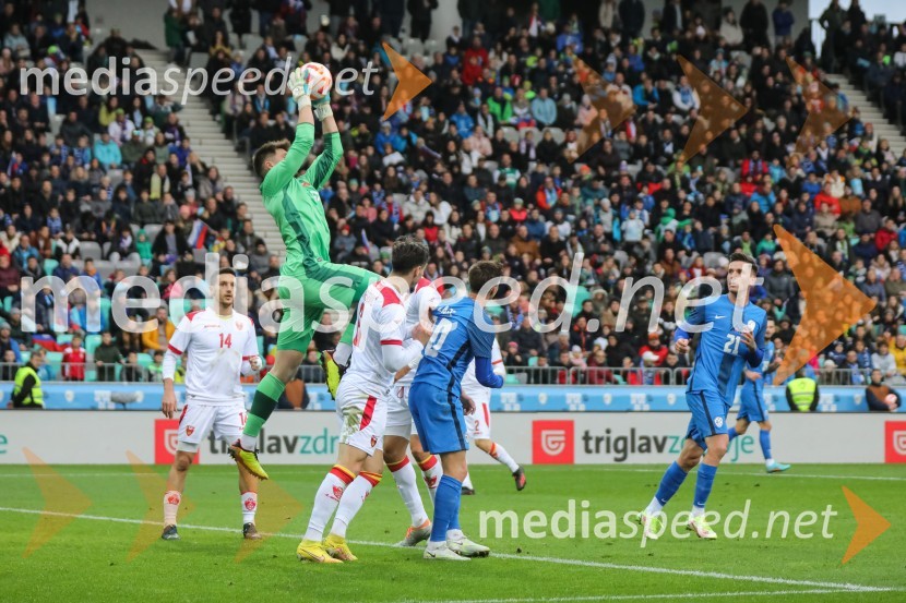 Nogometna tekma Slovenija - Črna gora