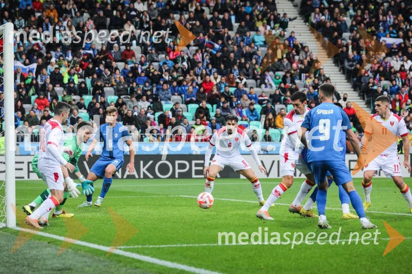 Nogometna tekma Slovenija - Črna gora