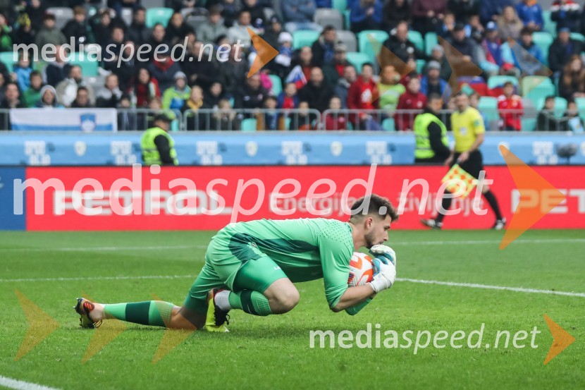 Nogometna tekma Slovenija - Črna gora