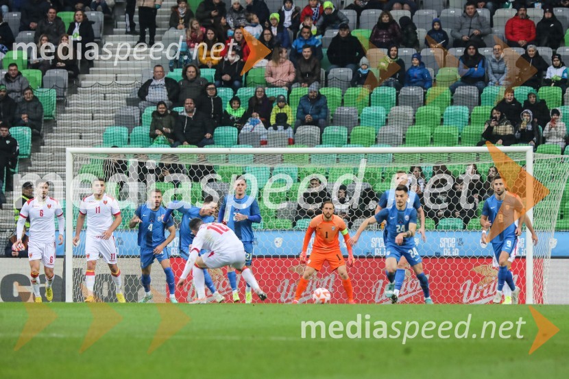 Nogometna tekma Slovenija - Črna gora
