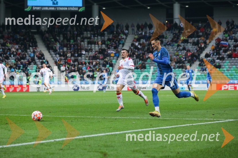  ... ;  Benjamin Šeško, nogometašNogometna tekma Slovenija - Črna gora