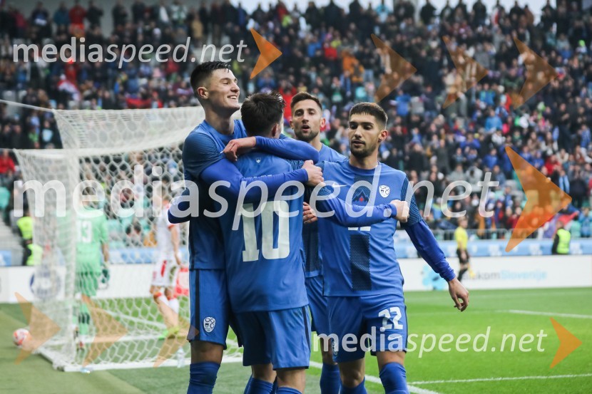  Benjamin Šeško, nogometaš;  Miha Zajc, nogometaš, Fenerbahče SK;  Andraž Šporar, nogometaš, ŠK Slovan Bratislava;  Adam Gnezda Čerin, nogometaš, NK DomžaleNogometna tekma Slovenija - Črna gora