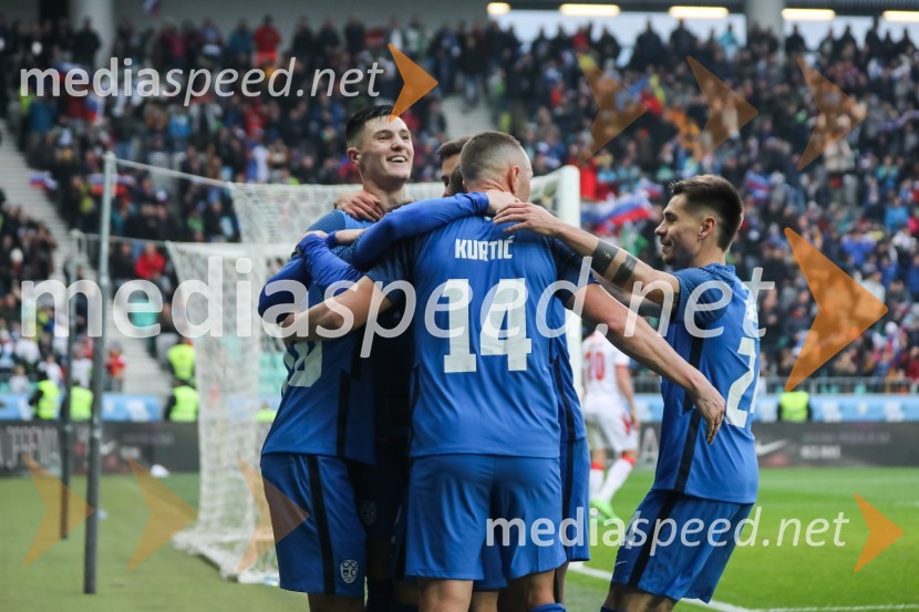  Benjamin Šeško, nogometaš;  Jasmin Kurtić, nogometaš, Spal;  Gregor  Sikošek, nogometaš, NK MariborNogometna tekma Slovenija - Črna gora