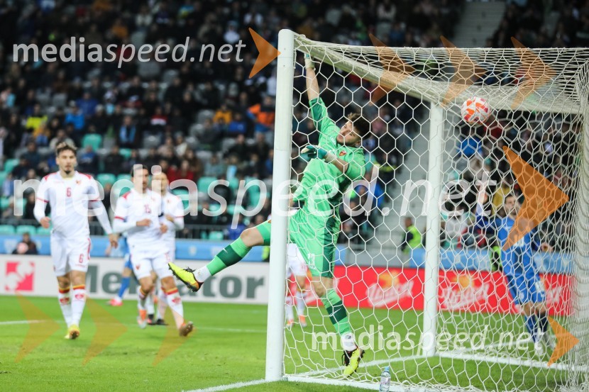 Nogometna tekma Slovenija - Črna gora