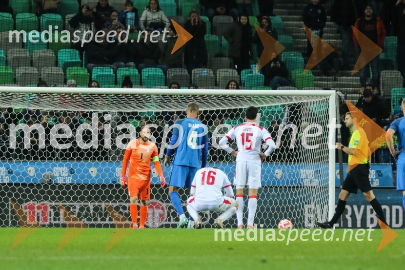 Nogometna tekma Slovenija - Črna gora