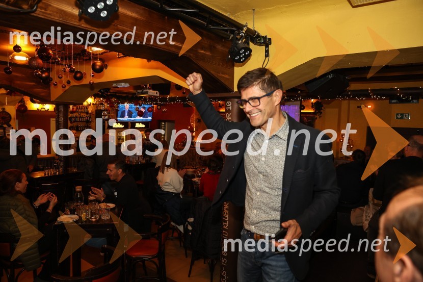  Matjaž Rakovec, župan Mestne občine KranjV Kranju se bosta v drugem krogu pomerila Matjaž Rakovec in Ivo Bajec