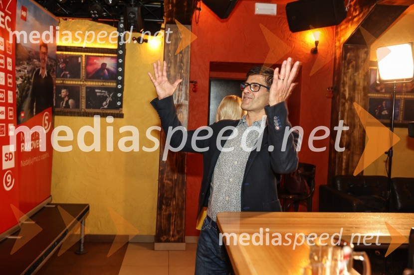  Matjaž Rakovec, župan Mestne občine KranjV Kranju se bosta v drugem krogu pomerila Matjaž Rakovec in Ivo Bajec