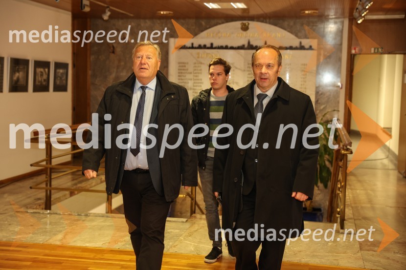 V Kranju se bosta v drugem krogu pomerila Matjaž Rakovec in Ivo Bajec