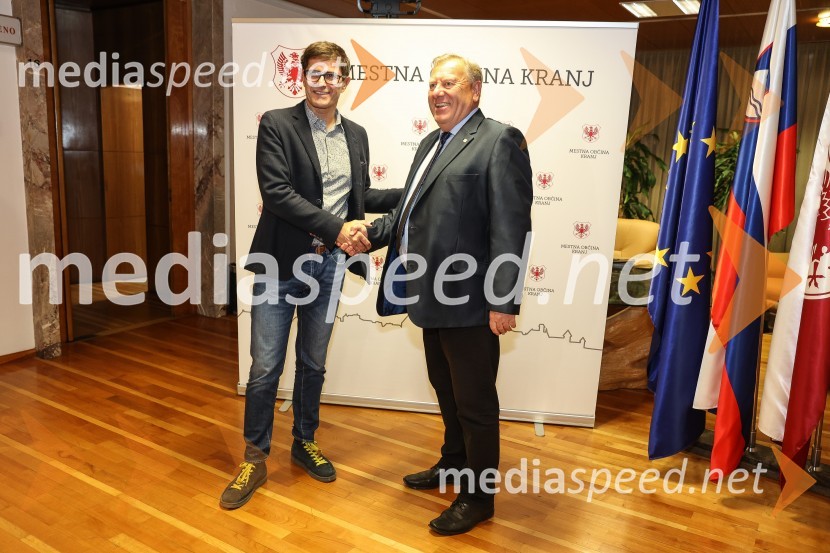  Matjaž Rakovec, župan Mestne občine Kranj;  Ivo Bajec, županski kandidat, MO KranjV Kranju se bosta v drugem krogu pomerila Matjaž Rakovec in Ivo Bajec