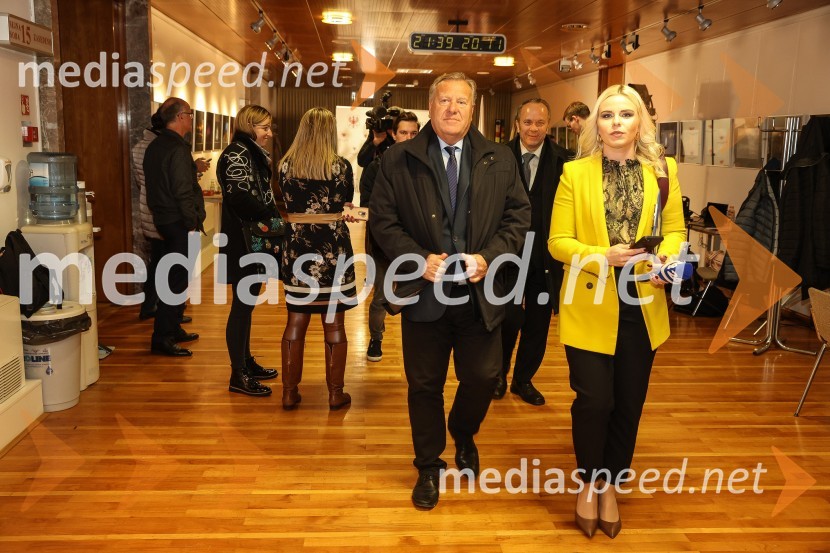  Ivo Bajec, županski kandidat, MO Kranj;  ... V Kranju se bosta v drugem krogu pomerila Matjaž Rakovec in Ivo Bajec