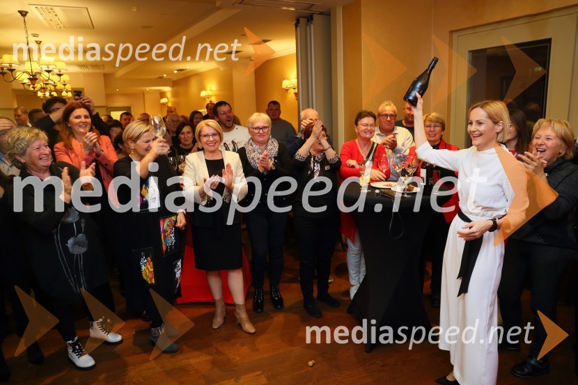 Ptujska županja Nuška Gajšek zmagala v prvem krogu