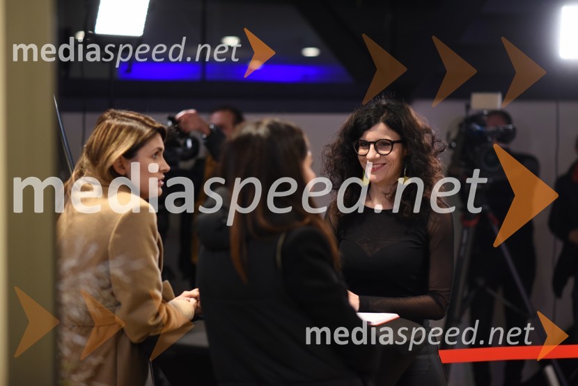  Eva Lozina, blogerka Nepopolna mama;  Jelka Vrečko, vodja kabineta župana MO MariborV Mariboru drugi krog med Arsenovičem in Kanglerjem