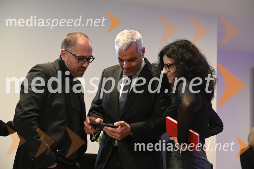  Gregor Reichenberg,  podžupan MOM za področje arhitekture in prostora;  Aleksander Saša Arsenovič, župan, Mestna občina Maribor;  Jelka Vrečko, vodja kabineta župana MO MariborV Mariboru drugi krog med Arsenovičem in Kanglerjem