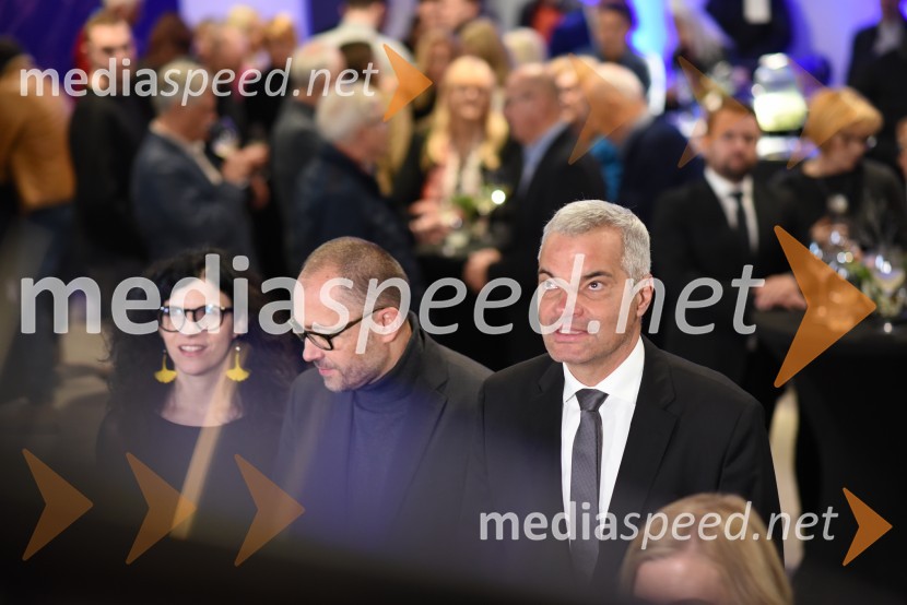  Jelka Vrečko, vodja kabineta župana MO Maribor;  Gregor Reichenberg,  podžupan MOM za področje arhitekture in prostora;  Aleksander Saša Arsenovič, župan, Mestna občina MariborV Mariboru drugi krog med Arsenovičem in Kanglerjem