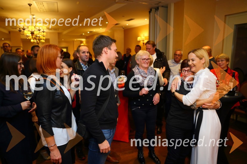 Ptujska županja Nuška Gajšek zmagala v prvem krogu