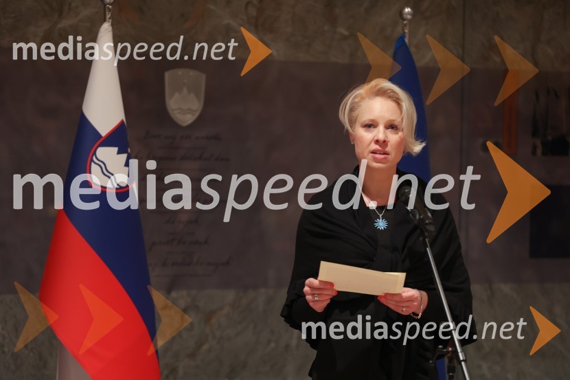 mag. Urška Klakočar Zupančič, predsednica Državnega zbora RS, podpredsednica, Gibanje SvobodaOtvoritev dobrodelne razstave UNICEF-ovih Punčk iz cunj