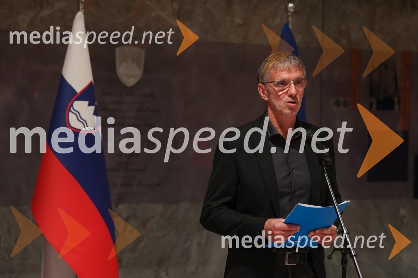  Tomaž Bergoč,  izvršni direktor UNICEF-a SlovenijaOtvoritev dobrodelne razstave UNICEF-ovih Punčk iz cunj