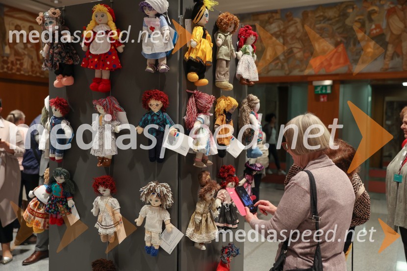 Otvoritev dobrodelne razstave UNICEF-ovih Punčk iz cunj