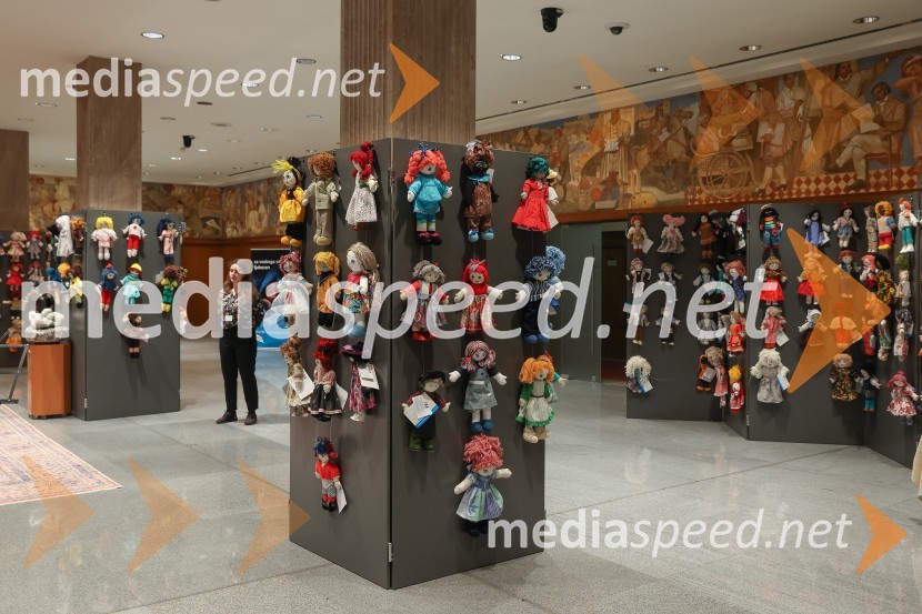 Otvoritev dobrodelne razstave UNICEF-ovih Punčk iz cunj