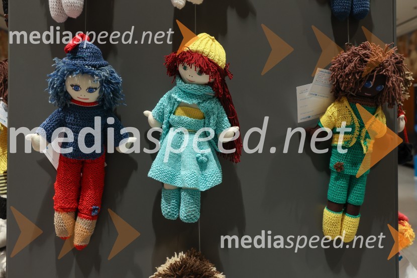 Otvoritev dobrodelne razstave UNICEF-ovih Punčk iz cunj