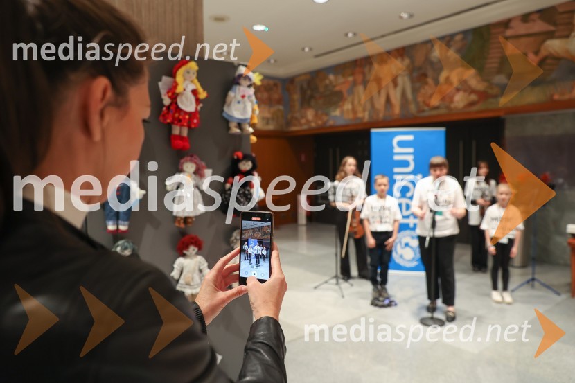 Otvoritev dobrodelne razstave UNICEF-ovih Punčk iz cunj
