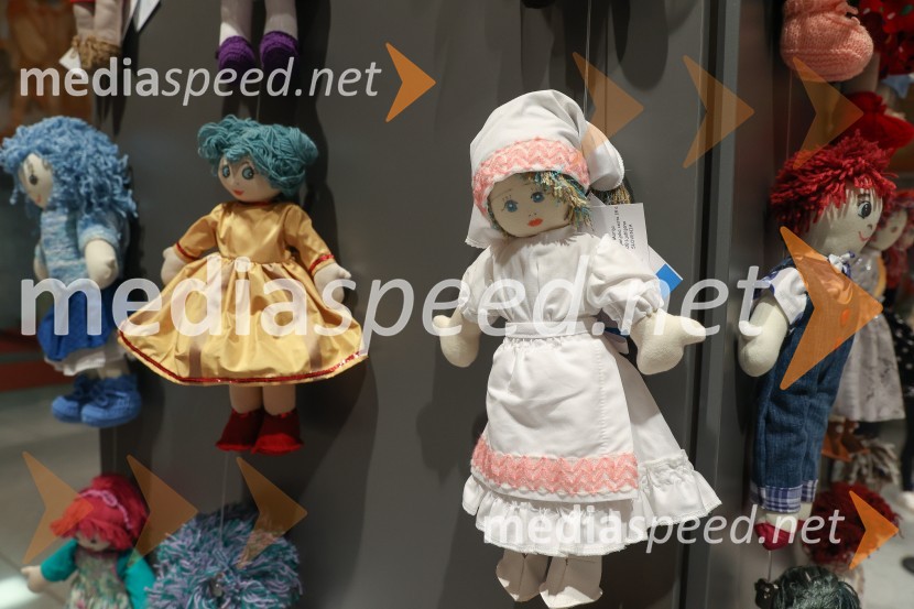 Otvoritev dobrodelne razstave UNICEF-ovih Punčk iz cunj