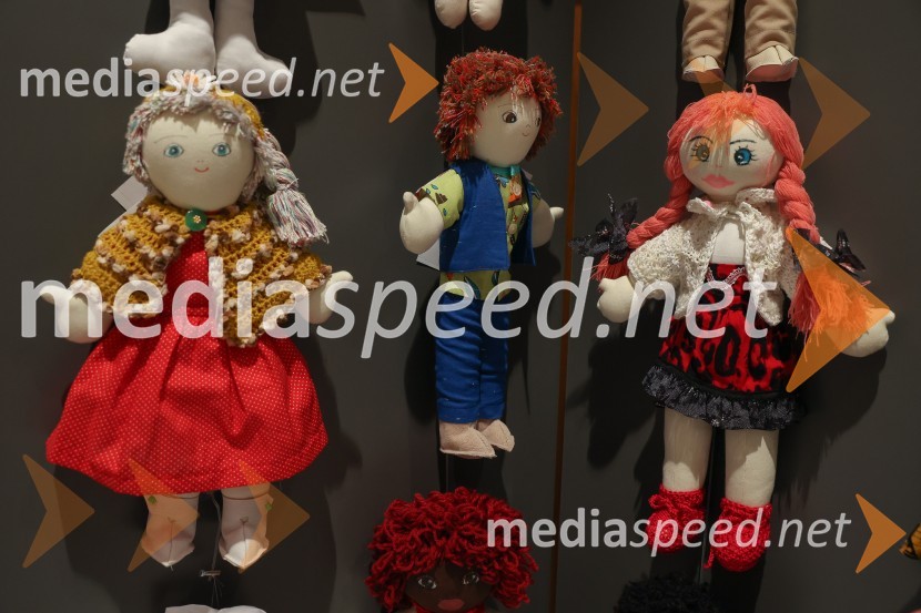 Otvoritev dobrodelne razstave UNICEF-ovih Punčk iz cunj