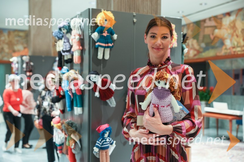 dr. Dominika  Švarc Pipan, ministrica za pravosodjeOtvoritev dobrodelne razstave UNICEF-ovih Punčk iz cunj