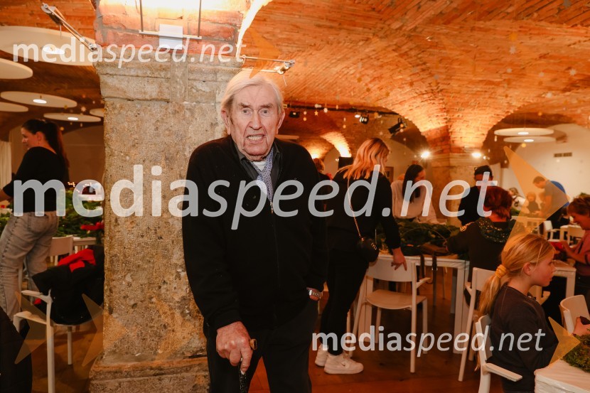  Jurij  Souček, igralecPletenje adventnih venčkov z znanimi gosti na Waldorfski šoli v Ljubljani 2022