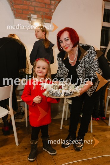  ... ;  Vlasta Nussdorfer, svetovalka predsednika republikePletenje adventnih venčkov z znanimi gosti na Waldorfski šoli v Ljubljani 2022