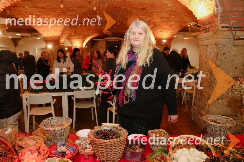  Carmen Leban, novinarkaPletenje adventnih venčkov z znanimi gosti na Waldorfski šoli v Ljubljani 2022