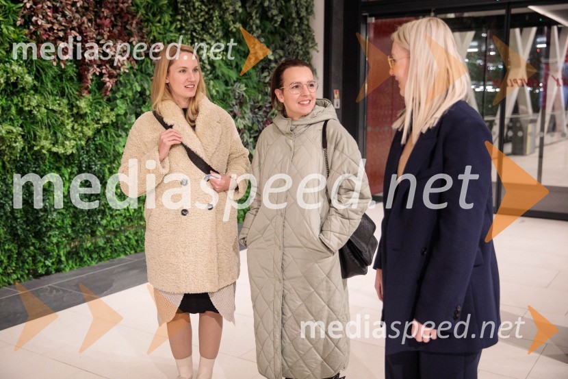  ... ;  Sara  Kocjančič, direktorica projektovONA VE, premiera filma v Cineplexx Ljubljana