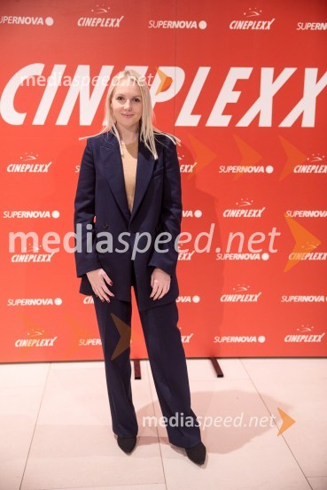 ONA VE, premiera filma v Cineplexx Ljubljana