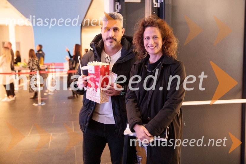  Jan Macarol, urednik, City Magazine;  Nika Veger, lepotna blogerkaONA VE, premiera filma v Cineplexx Ljubljana