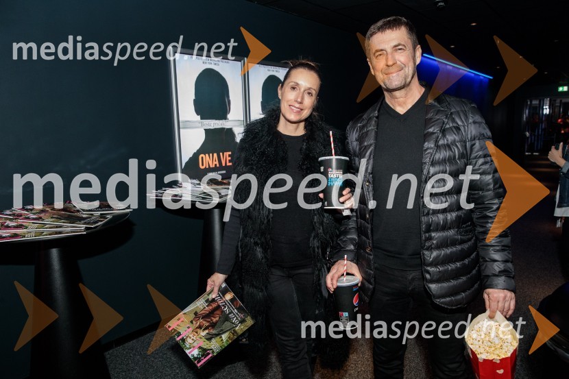 ONA VE, premiera filma v Cineplexx Ljubljana