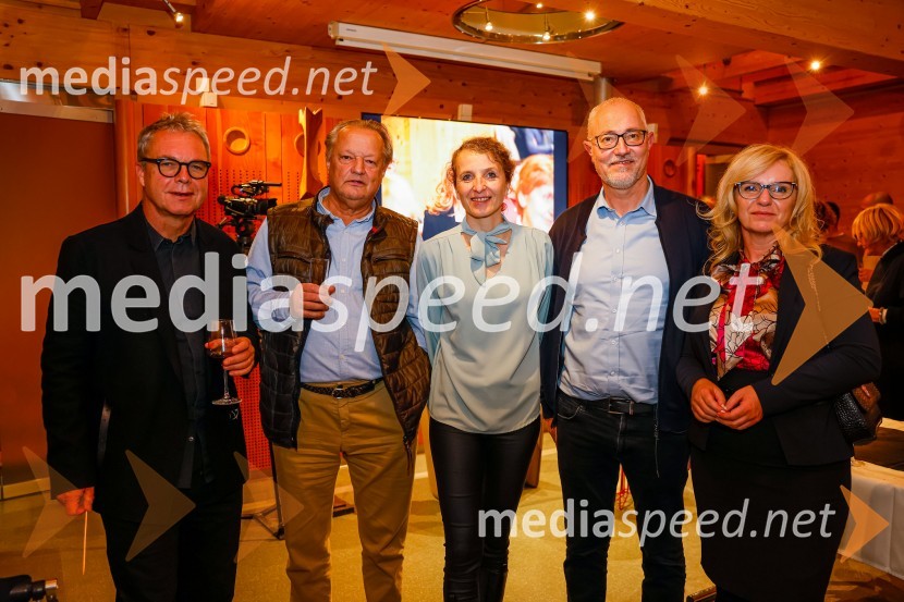  Andrej Drapal, svetovalec, Consensus;  Anton Papež, direktor Interenerga in častni konzul Malezije;  Polona Lovšin, vodja komunikacij, Riko d.o.o.;  Janez Hadalin, direktor, ZAVAS d.o.o;  Barbara Hadalin, ZAVAS d.o.oISKRIVO V ŽIVO, Andrej Drapal v pogovoru z Leonom Magdalencem