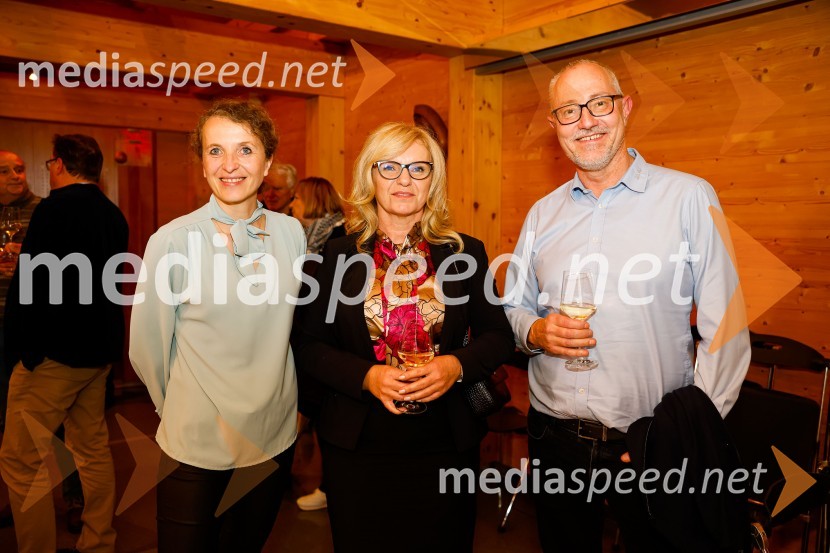  Polona Lovšin, vodja komunikacij, Riko d.o.o.;  Barbara Hadalin, ZAVAS d.o.o;  Janez Hadalin, direktor, ZAVAS d.o.oISKRIVO V ŽIVO, Andrej Drapal v pogovoru z Leonom Magdalencem