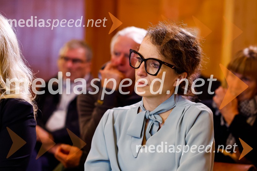  Polona Lovšin, vodja komunikacij, Riko d.o.o.ISKRIVO V ŽIVO, Andrej Drapal v pogovoru z Leonom Magdalencem