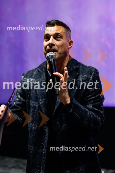  Klemen Bučan, radijski voditelj, stand-up komik, DJČudežni svet, premiera animiranega filma v Cineplexx