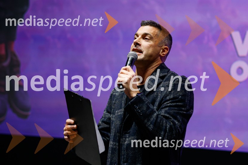  Klemen Bučan, radijski voditelj, stand-up komik, DJČudežni svet, premiera animiranega filma v Cineplexx