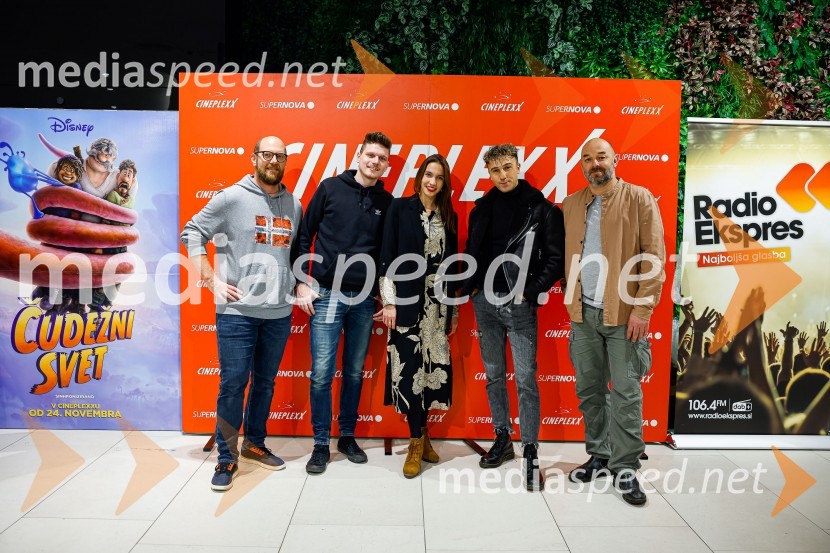 Uroš Buh, glasbenik, igralec;  Uroš Steklasa, glasbenik;  Klara Kastelec, igralka;  David Amaro, pevec;  Gaber K. Trseglav, igralecČudežni svet, premiera animiranega filma v Cineplexx
