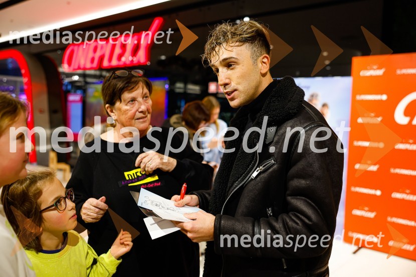  ... ;  David Amaro, pevecČudežni svet, premiera animiranega filma v Cineplexx