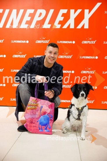  Klemen Bučan, radijski voditelj, stand-up komik, DJČudežni svet, premiera animiranega filma v Cineplexx