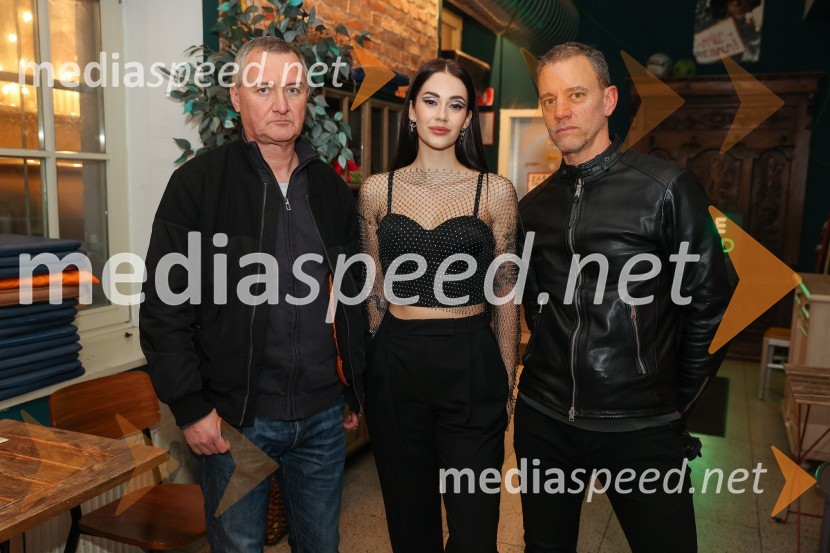  Jernej Vene, glasbeni urednik, Val 202;  Gaja Prestor, pevka;  Žiga Klančar, glasbeni urednik, Val 202EGO, ekskluzivna premiera novega videa Gaje Prestor