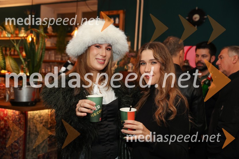  Ana Teržan - Anabel, pevka;  Samantha Maya Šolaja, pevkaEGO, ekskluzivna premiera novega videa Gaje Prestor