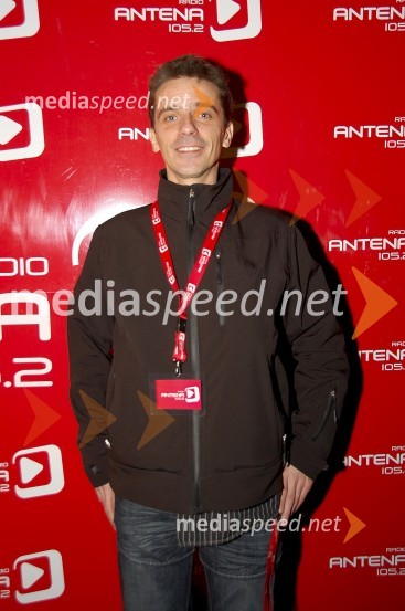 Sebastijan Cegnar, moderator na Radiu AntenaZabava ob 10-letnici Radia Antena