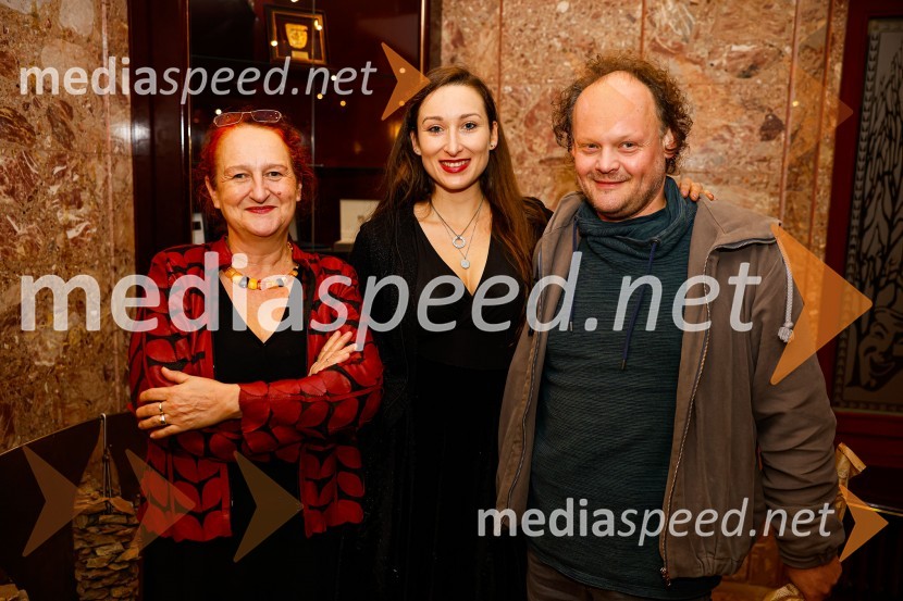  Marinka Poštrak, dramaturginja, Prešernovo gledališče Kranj;  Gaja Višnar, igralka;  Gašper Jarni, igralecDA ME JE STRAH?, premiera drame, Prešernovo gledališče Kranj