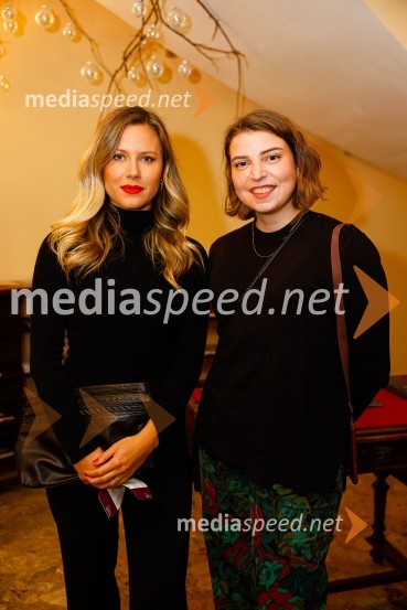  Paola Rodman, italijanistka in umetnostna zgodovinarka;  Anja Zabavnik, scenografkaDA ME JE STRAH?, premiera drame, Prešernovo gledališče Kranj