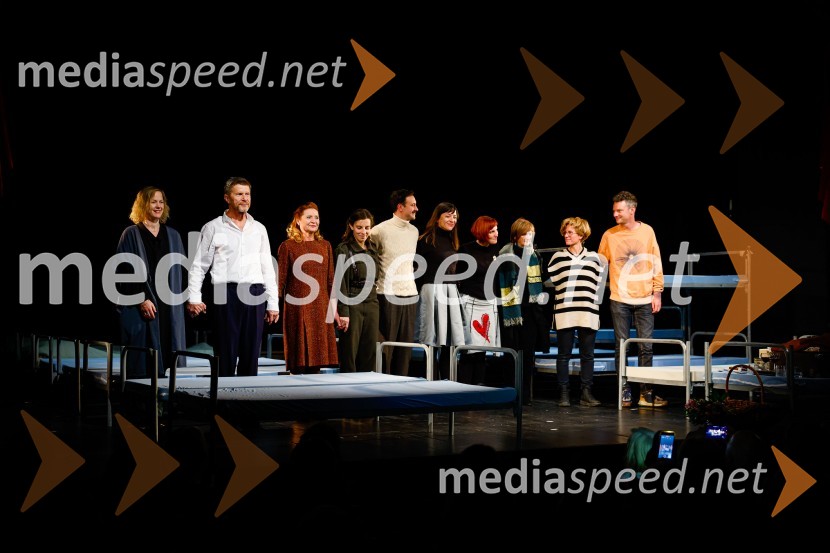  Tina Bonča, kostumografinja;  Borut  Veselko, igralec;  Vesna  Jevnikar, igralka;  Tina Resman, igralka;  Miha Rodman, igralec;  Anđelka Nikolić, dramaturginja;  Simona  Hamer, dramaturginja, dobitnica nagrade Gašperja Tiča;  Maja Cerar, lektorica;  Polona Janežič, glasbenica;  ... DA ME JE STRAH?, premiera drame, Prešernovo gledališče Kranj